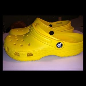 Yellow Crocs Classics Clogs Women’s 8